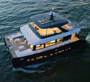 Yacht catamaran super luxueux de 62 pieds en fibre de verre avec moteurs intérieurs élégants pour les loisirs, les vacances, la croisière, la pêche en mer - Product Image 1