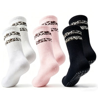 Chaussettes personnalisées à rayures léopard pour femmes, chaussettes antidérapantes, chaussettes de fitness, yoga, pilates, chaussettes à grip, chaussettes mi-hautes