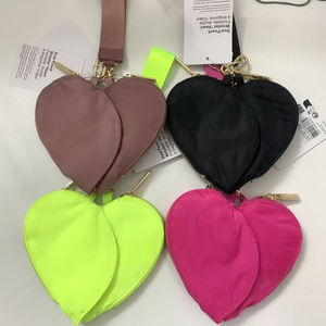 Porte-clés étanche en forme de cœur avec double <span class=keywords><strong>poche</strong></span>, mini pochette de poignet, accès facile, portefeuille minimaliste léger pour le transport quotidien en déplacement - Product Image 2