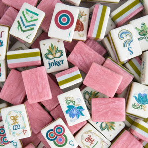 Le meilleur ensemble de tuiles de mahjong américain pour quatre joueurs, avec des bandes acryliques présentant le motif <span class=keywords><strong>JOKER</strong></span>, gravées sur 160 tuiles. - Product Image 1