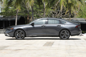 Honda Accord Usado Certificado con Motor Turbo, Bien Mantenido, Título Limpio, Sin Daños por Inundaciones, Amplio Espacio en el Maletero, Auto Confiable para Exportación - Product Image 4