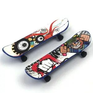 Großhandel Zappeln Spielzeug Spiel Mini Finger Board Spielzeug Kunststoff Griffbrett Finger Skateboard Truck Fingers pitze Skateboard