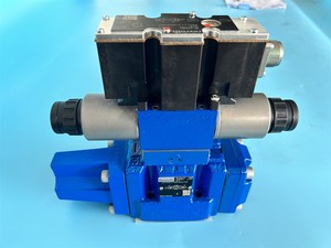 R900961299 4WRZE10W8-25-7X/6EG24N9EK31/F1D3M วาล์วควบคุมทิศทางแบบสัดส่วน 25 ลิตร/นาที 315 บาร์ สำหรับระบบไฮดรอลิกอุตสาหกรรม - Product Image 4