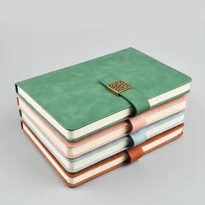 Diario di superficie in pelle PU di lusso semplice logo personalizzato business B5 quaderno con copertina rigida con fibbia a forma di fiore per finestra