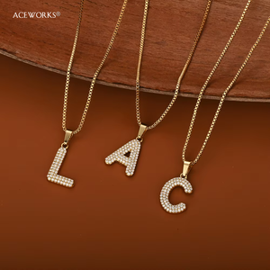 Colgante de Letra con Incrustaciones de Diamantes |   Charm Inicial del Alfabeto en Acero Inoxidable PVD con Circonitas Completas |   Impermeable, Hipoalergénico y Resistente al Deslustre - Product Image 3