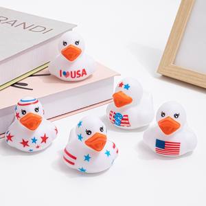 Оптовая продажа, экологически чистые 2-дюймовые мини-ванночки, прозрачные виниловые игрушки, новый дизайн, патриотический флаг, резиновая утка, детский подарочный набор на заказ - Product Image 6