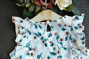 Conjunto de Dos Piezas de Ropa para Niñas, Versión Coreana de Verano 2019, Blusa Floral sin Mangas con Encaje, Pantalones Cortos Casuales Holgados - Product Image 4