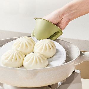 Silicone Anti-Scald Finger Mitt Pot Holder Heat Resistant Kitchen Oven <b>Microwave</b> Baking Clip - Product Image 1