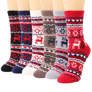 Chaussettes <span class=keywords><strong>de</strong></span> pantoufles en molleton <span class=keywords><strong>de</strong></span> Noël classiques pour femmes et hommes en noir rouge rose bleu-emballage en gros <span class=keywords><strong>de</strong></span> style tube confortable doux - Product Image 1
