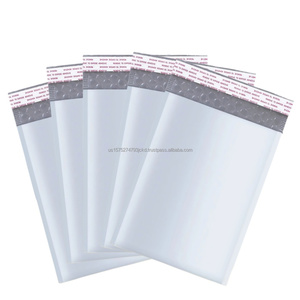 PBM # Buste Imbottite in Polietilene 6X9 Impermeabili e Resistenti Prodotte negli USA Buste per Spedizioni Autosigillanti Leggere - Product Image 1