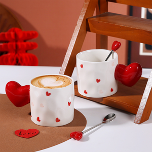 Mug en céramique avec poignée en forme de cœur 3D, motif logo, tasse à café en porcelaine, réutilisable, sans danger pour les aliments, pour la Saint-Valentin, mariage - Product Image 2