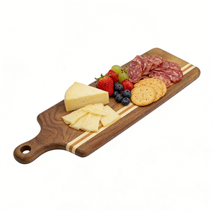 Tabla de Madera de Arce y Nogal Negro para Servir Charcutería y Quesos, con Logotipo Personalizado de Natural House y Orificio para Colgar - Product Image 6