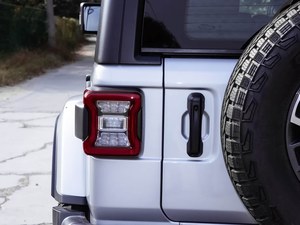 Voiture d'occasion en stock en Chine : Jeep Wrangler Sahara 2024 8AT, <span class=keywords><strong>SUV</strong></span> essence économique pour l'aventure - Product Image 6