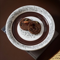 Assiette à dessert vintage finlandaise en grès céramique, motif floral rétro de niche, luxe léger, passe au micro-ondes, motif végétal sous glaçure