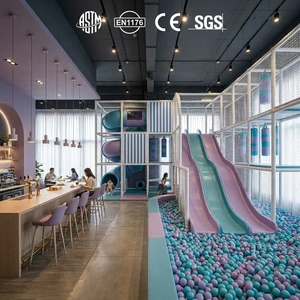 Aire de jeux intérieure haut de gamme pour enfants avec toboggan tubulaire, piscine à balles et salle d'anniversaire - Solution clé en main FEC style Morandi lavande et turquoise - Product Image 2