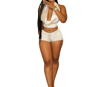 ชุดเซ็ต 2 ชิ้น เสื้อคอวีลึกผูกโบว์ด้านหน้าผ้าซาตินและกางเกงขาสั้น แฟชั่นเซ็กซี่สำหรับผู้หญิง - Product Image 4