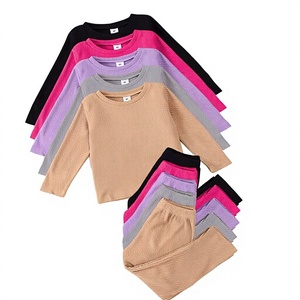 Ensemble tricoté 2 pièces pour filles, haut court à manches longues et pantalon, couleur unie, coton extensible et élasthanne, tenue décontractée, fabriqué au Bangladesh. - Product Image 1