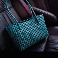 Sacs en rotin personnalisés pour femmes, sac à main en rotin PE OEM pour marque privée, vente en gros, sac à main de mode fait main sur mesure OEM