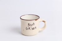 100ml Mine Coloré Relief Sérigraphie Logo Céramique Feu de Camp Émail Porcelaine tasse Avec Dot