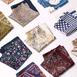 Foulard Quadrato Vintage con Stampa Floreale per Donne, <span class=keywords><strong>Blu</strong></span> Scuro, Effetto Seta Satinata, <span class=keywords><strong>Elegante</strong></span> Bandana per Testa, Collo e Capelli - Product Image 1