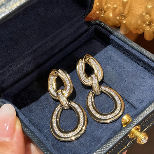 Orecchini Pendenti Geometrici a Spirale con Zirconi per Donne, Gioielli Minimalisti per Uso Quotidiano - Product Image 5