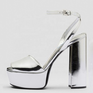 Sandales à plateforme épaisse pour femme, argentées, à bout carré, talons hauts et épais, avec brides croisées à la cheville, bout ouvert, chaussures d'été, couleurs personnalisables - Product Image 4