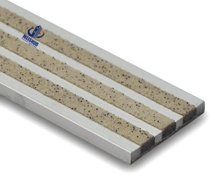 Profilé de protection antidérapant moderne pour bord de marche d'<span class=keywords><strong>escalier</strong></span>, <span class=keywords><strong>bande</strong></span> de sécurité en aluminium pour hôpitaux, protection de marche d'<span class=keywords><strong>escalier</strong></span> - Product Image 2