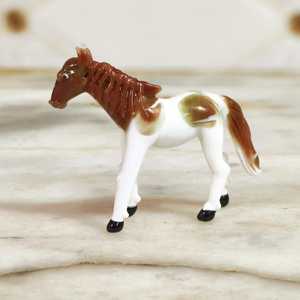 Figura de Caballo de Vidrio Soplado a Mano, Escultura de Animal en Vidrio Lampwork Marrón y Blanco - Product Image 1