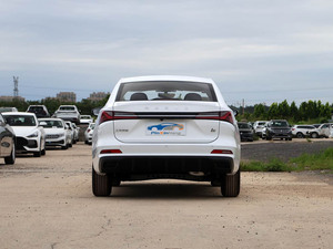 Nouvelle Berline Familiale Essence ROEWE I5 1.5L MT Édition Confort 2026, 5 Places, Boîte Manuelle 5 Vitesses, Économe en Carburant, avec Caméra de Recul - Product Image 4