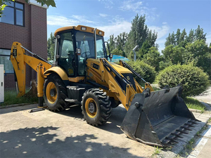 Chargeuse-pelleteuse JCB 3CX d'occasion, peinture d'origine, 4x4 avec godet 6-en-1 et bras télescopique pour projets municipaux - Product Image 5