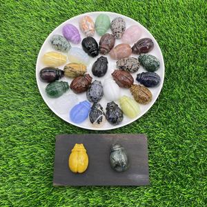 Garrapatas de cristal de 2 pulgadas, piedras semipreciosas naturales curativas, artesanías talladas, regalos de cristal. - Product Image 2