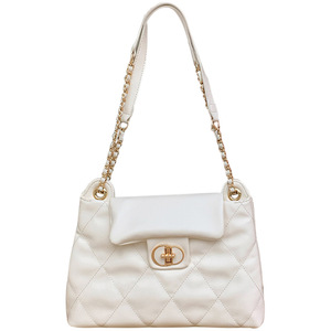Sac à bandoulière en chaîne avec motif diamant blanc, fermeture à loquet souple, sac fourre-tout pour femme, collection printemps 2024 - Product Image 5