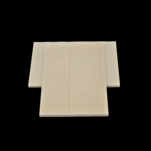 Plaque <span class=keywords><strong>en</strong></span> céramique industrielle à haute pureté et résistance à l'usure 99% Al2O3 avec service de découpe - Product Image 1