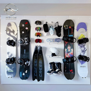 Panneau de rangement professionnel pour équipement de <span class=keywords><strong>ski</strong></span> - Construction en acier durable, crochets réglables pour bottes, casques et bâtons - Product Image 5