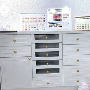 ตู้โชว์ร้านทำเล็บสีขาวสไตล์นอร์ดิก ตู้เก็บกาวติดเล็บ ตู้ลิ้นชักเก็บของแบบตั้งพื้น - Product Image 2
