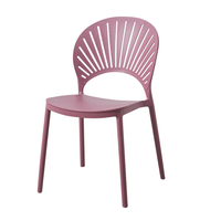 Chaise de café élégante en polypropylène pp en plastique Vente en gros Restaurant nordique Salle à manger en plastique Chaise de café