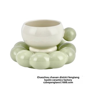 Set di Tazza e Piattino in Ceramica a Forma di Marshmallow, Design Minimalista/Nordico, Ideale per Coppie, Casa e Ufficio - Product Image 5