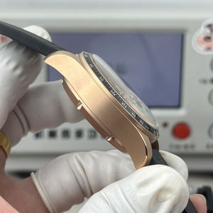 Montre mécanique à mouvement automatique avec lunette en céramique hautement distinctive pour la mesure de la vitesse, couronne en céramique à visser - Product Image 3