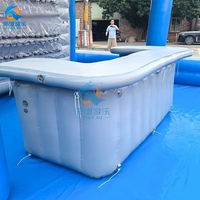 Bar aquatique gonflable commercial mobile 6x6m, capacité 300kg, installations de divertissement, garantie 2 ans pour parcs et jardins