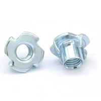 Tuerca en T DIN1624 de 4 Puntas M4 M6, Tuerca de Inserción de Cuatro Garras de Acero Galvanizado con Recubrimiento de Zinc, Clase 4.8, para Muebles y Carpintería