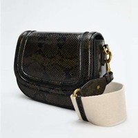Sac à bandoulière pour femme en similicuir motif serpent, style urbain, nouvelle collection Hiver 2025, avec large bandoulière, porté croisé ou sous le bras, modèle transfrontalier