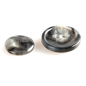 Botones Redondos de Cuatro Agujeros <span class=keywords><strong>con</strong></span> Borde Delgado, Color Personalizado, Material de <span class=keywords><strong>Urea</strong></span> y Técnica de Plateado - Product Image 6