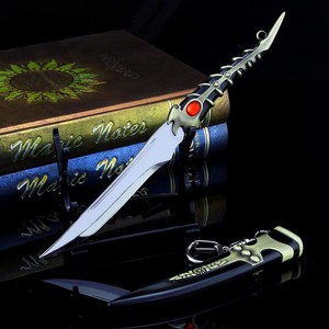 <span class=keywords><strong>Juego</strong></span> <span class=keywords><strong>de</strong></span> <span class=keywords><strong>tronos</strong></span> modelo <span class=keywords><strong>de</strong></span> arma <span class=keywords><strong>de</strong></span> Metal completo Viserys Targaryen Dragonbone daga llavero 18cm artesanía <span class=keywords><strong>de</strong></span> aleación sin afilar espada <span class=keywords><strong>de</strong></span> juguete segura - Product Image 2
