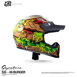 The JP Signature Motif SG 09 <b>Retro</b> Fullface <b>Helmet</b> offers vintage style with modern protection for superior safety on the road. - Product Image 5