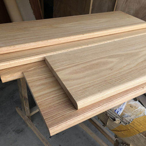 Marches d'escalier décoratives en bois pour usage commercial, surface peignable, installation facile - Product Image 1