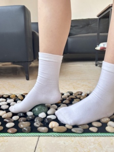 <span class=keywords><strong>Tapis</strong></span> <span class=keywords><strong>de</strong></span> <span class=keywords><strong>massage</strong></span> des pieds en pierre <span class=keywords><strong>de</strong></span> pluie naturelle, <span class=keywords><strong>tapis</strong></span> <span class=keywords><strong>de</strong></span> <span class=keywords><strong>massage</strong></span> des pieds en galets, <span class=keywords><strong>tapis</strong></span> <span class=keywords><strong>de</strong></span> marche pour la thérapie des points d'acupuncture des pieds - Product Image 5