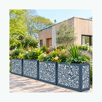 Jardinières métalliques sur mesure de grande taille avec éclairage intégré pour la division des espaces de restaurant
