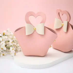 結婚式のためのミニハート包装ウェディングギフトキャンディーレザー卸売バレンタインデーバッグギフトキャンディーミニバッグ