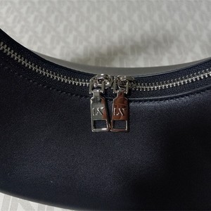 Sac à main demi-lune à bandoulière unique avec fermeture éclair, sac minimaliste pour femme 8805-2 - Product Image 2