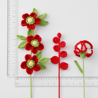 Bouquet de fleurs tricotées rouges en coton au lait fait main, série Nouvel An, motif Lycoris Rose, idéal pour la décoration de festivals et les cadeaux - Vente en gros
